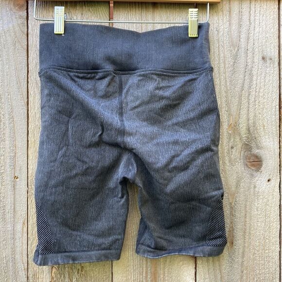 Aerie Bike Shorts - Picture 3 of 4